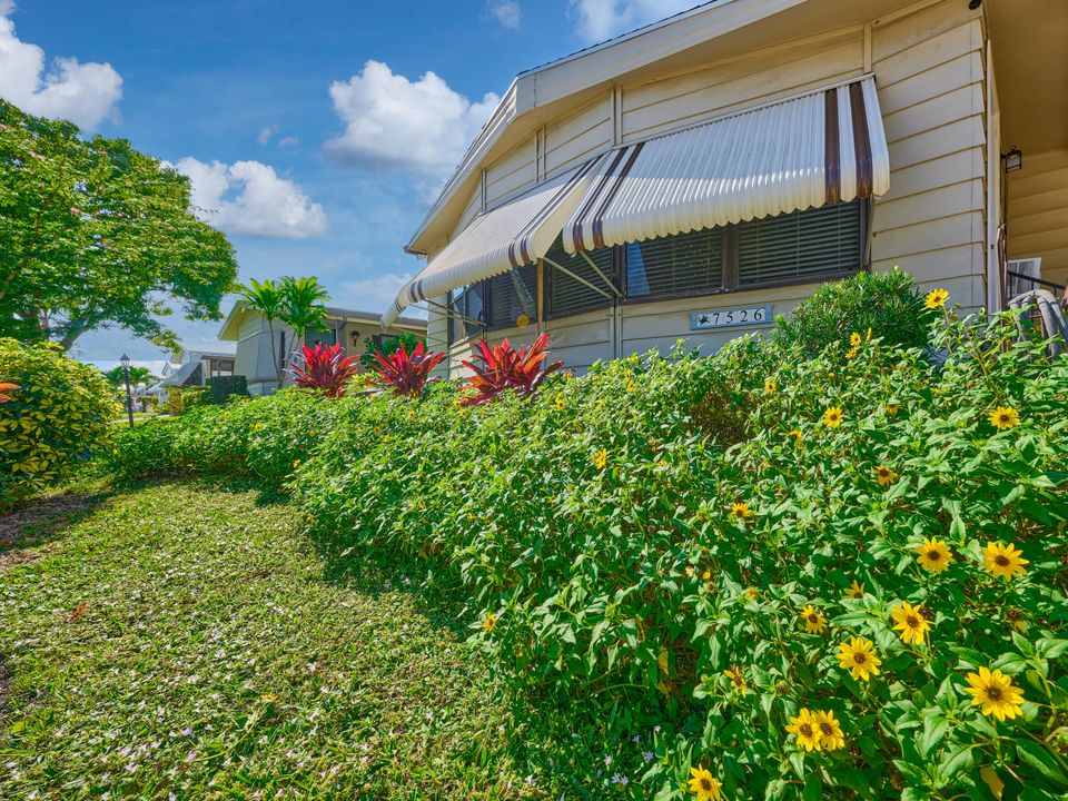 For Sale: $249,000 (2 beds, 2 baths, 1454 Square Feet)