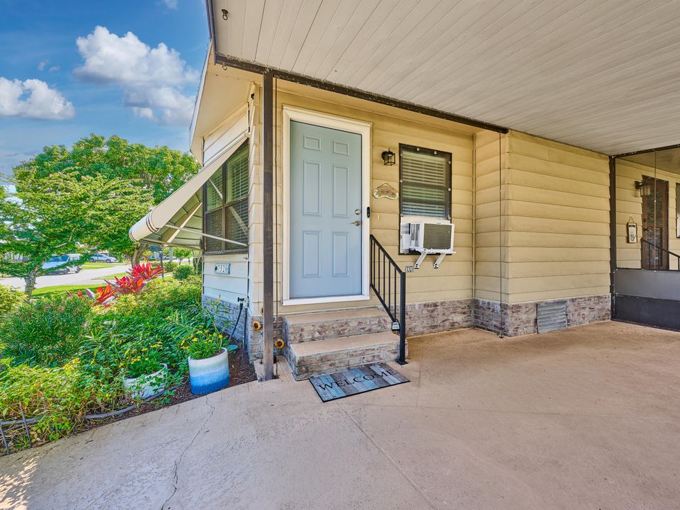 For Sale: $249,000 (2 beds, 2 baths, 1454 Square Feet)