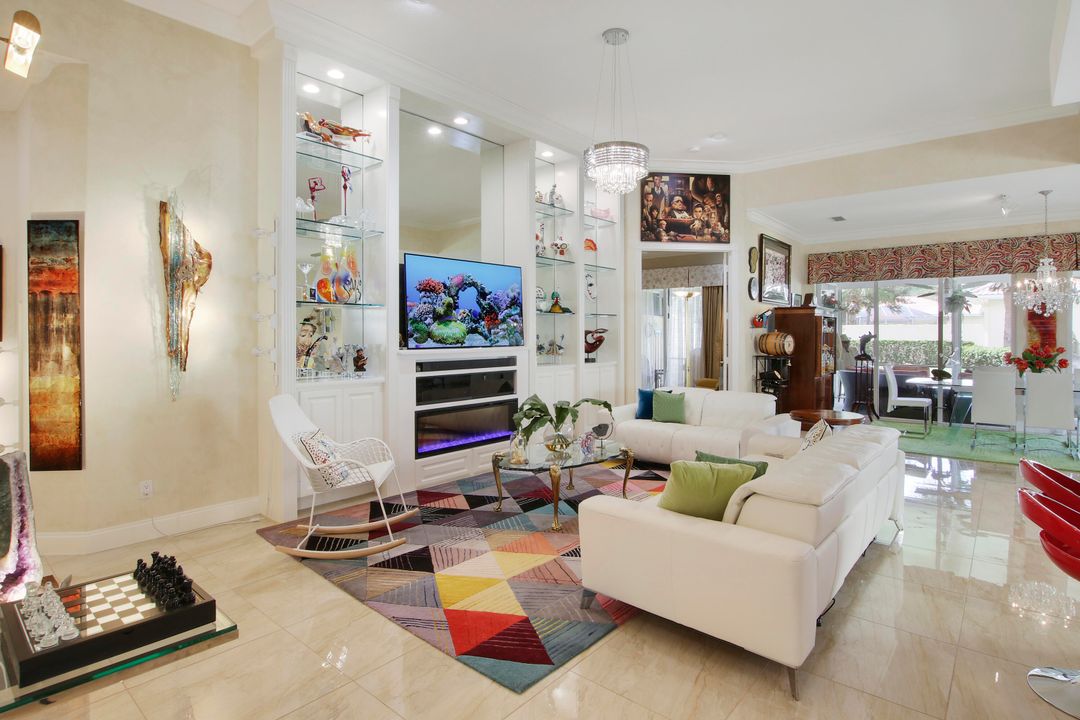 En Venta: $925,000 (3 camas, 2 baños, 2226 Pies cuadrados)