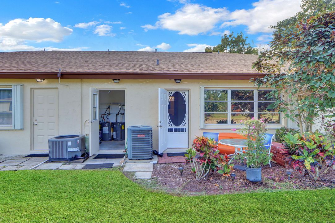 На продажу: $200,000 (2 спален, 2 ванн, 1092 Квадратных фут)