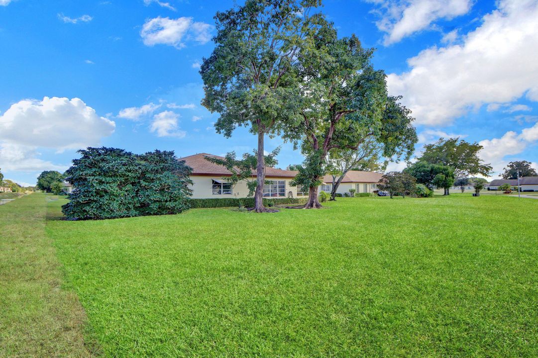 На продажу: $200,000 (2 спален, 2 ванн, 1092 Квадратных фут)