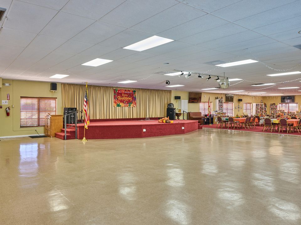 For Sale: $249,000 (2 beds, 2 baths, 1454 Square Feet)