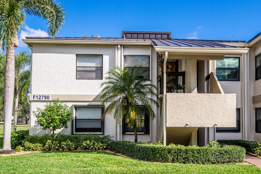 На продажу: $300,000 (2 спален, 2 ванн, 1000 Квадратных фут)