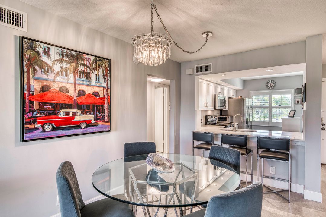 На продажу: $300,000 (2 спален, 2 ванн, 1000 Квадратных фут)