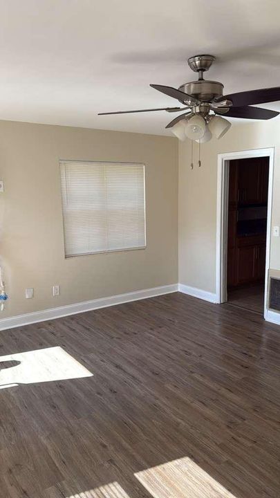 For Rent: $1,150 (1 beds, 2 baths, 1707 Square Feet)