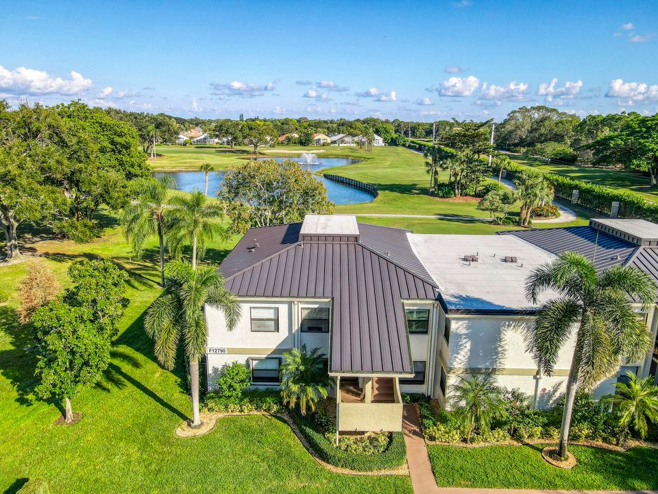 На продажу: $300,000 (2 спален, 2 ванн, 1000 Квадратных фут)