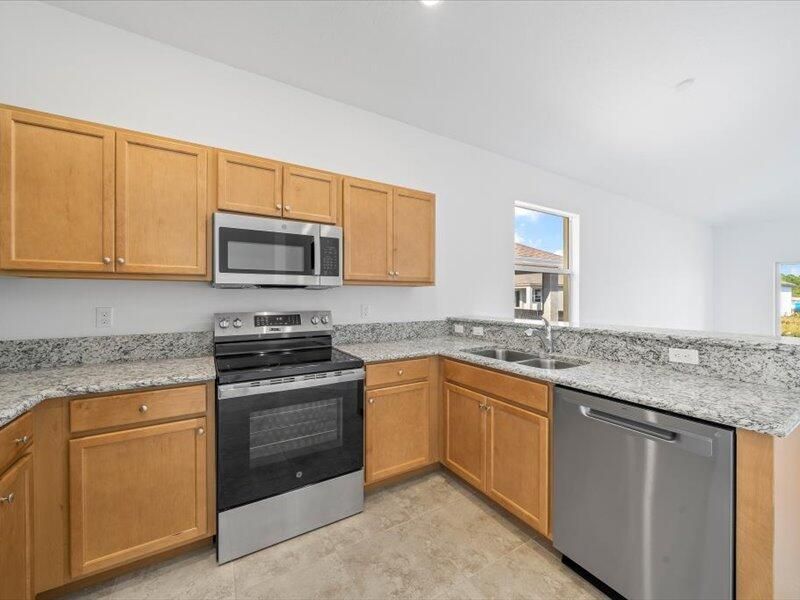 待售: $390,000 (4 贝兹, 2 浴室, 1796 平方英尺)