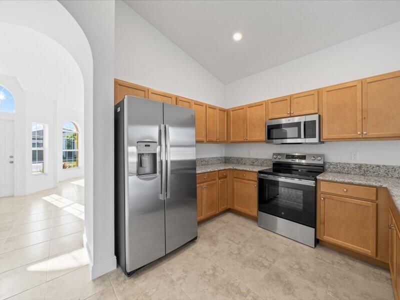 待售: $390,000 (4 贝兹, 2 浴室, 1796 平方英尺)