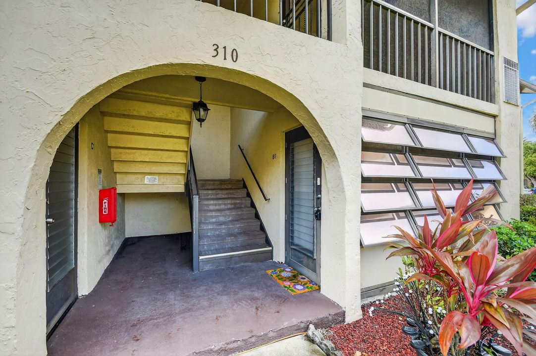 For Sale: $159,000 (2 beds, 1 baths, 935 Square Feet)