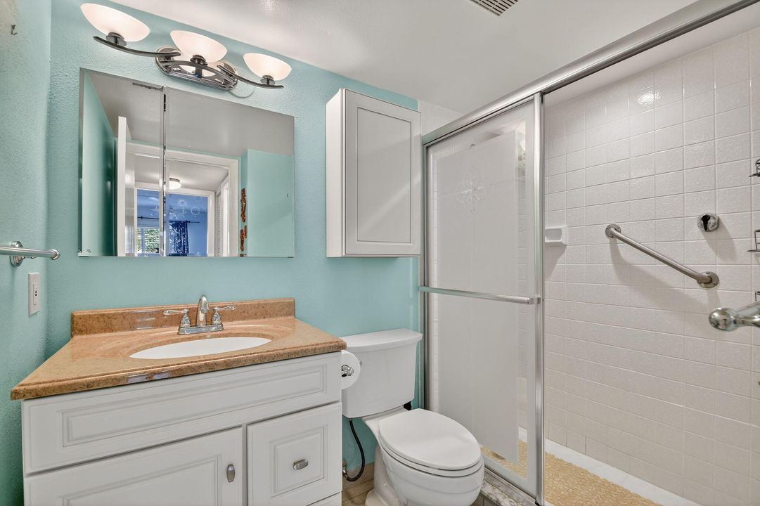 For Sale: $159,000 (2 beds, 1 baths, 935 Square Feet)