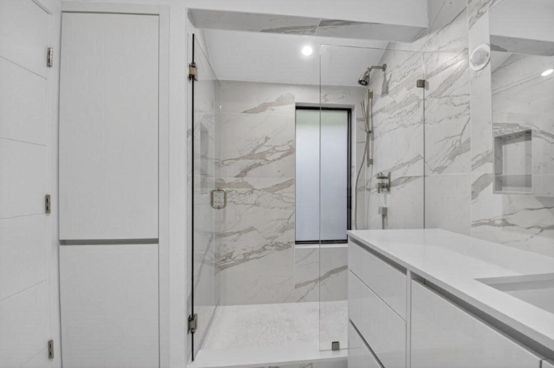 Под контрактом: $699,000 (2 спален, 2 ванн, 1248 Квадратных фут)