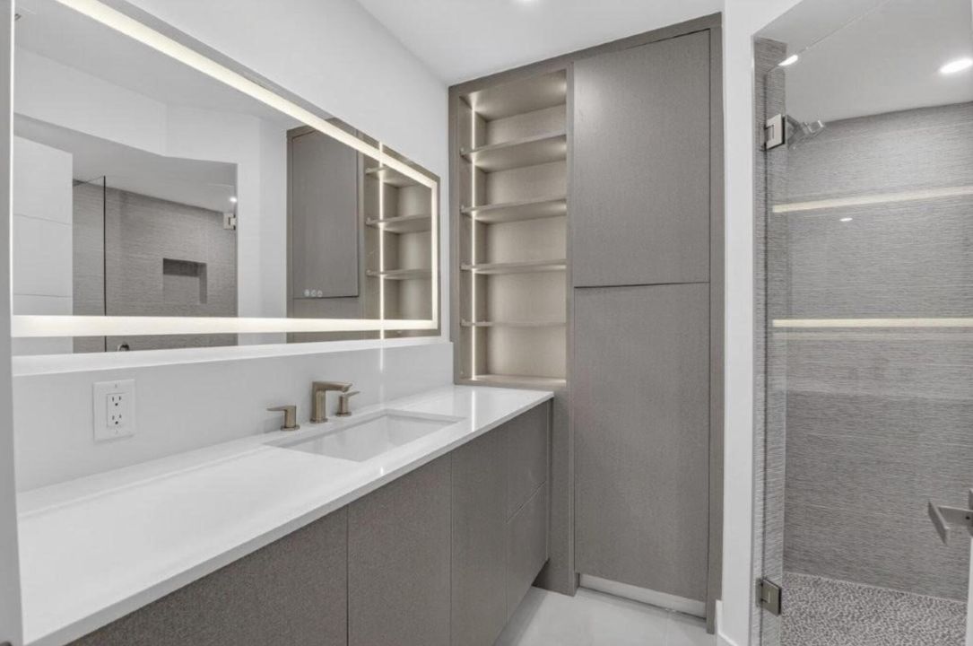 Под контрактом: $699,000 (2 спален, 2 ванн, 1248 Квадратных фут)