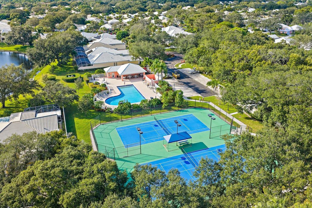 For Sale: $675,000 (3 beds, 2 baths, 1826 Square Feet)