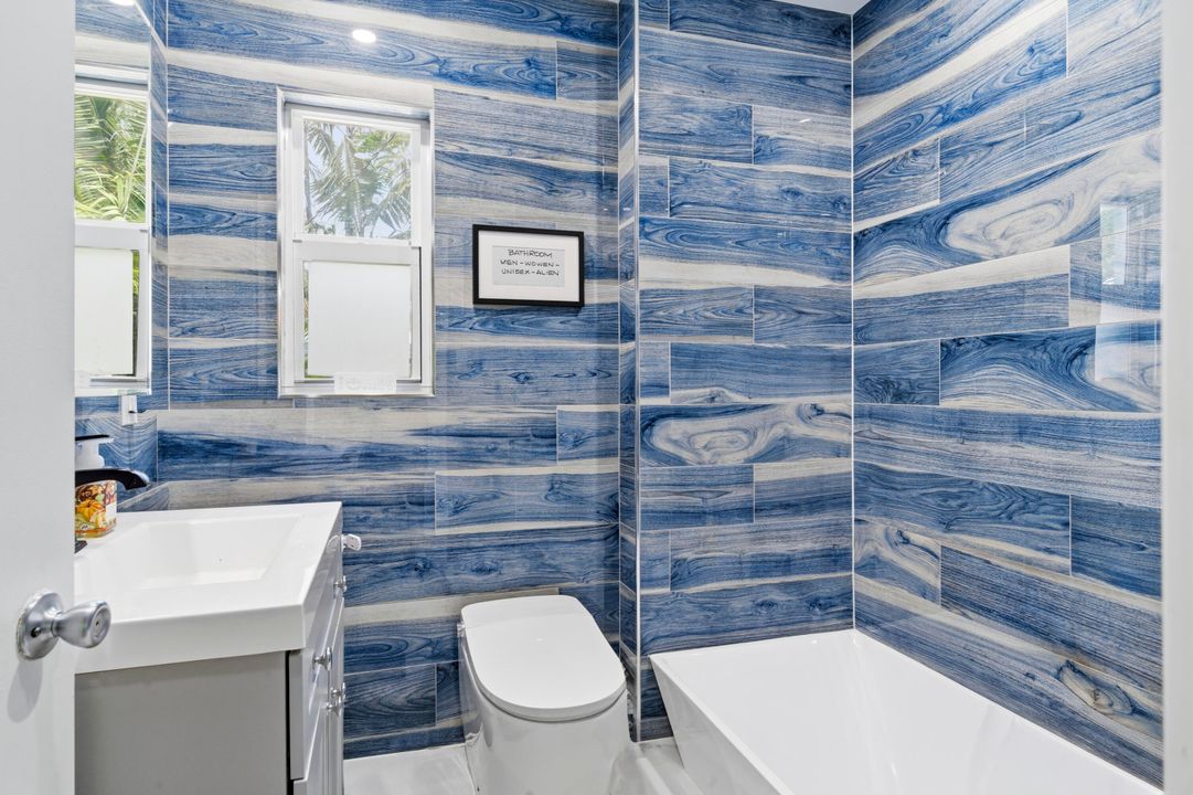 For Sale: $649,000 (2 beds, 1 baths, 1128 Square Feet)