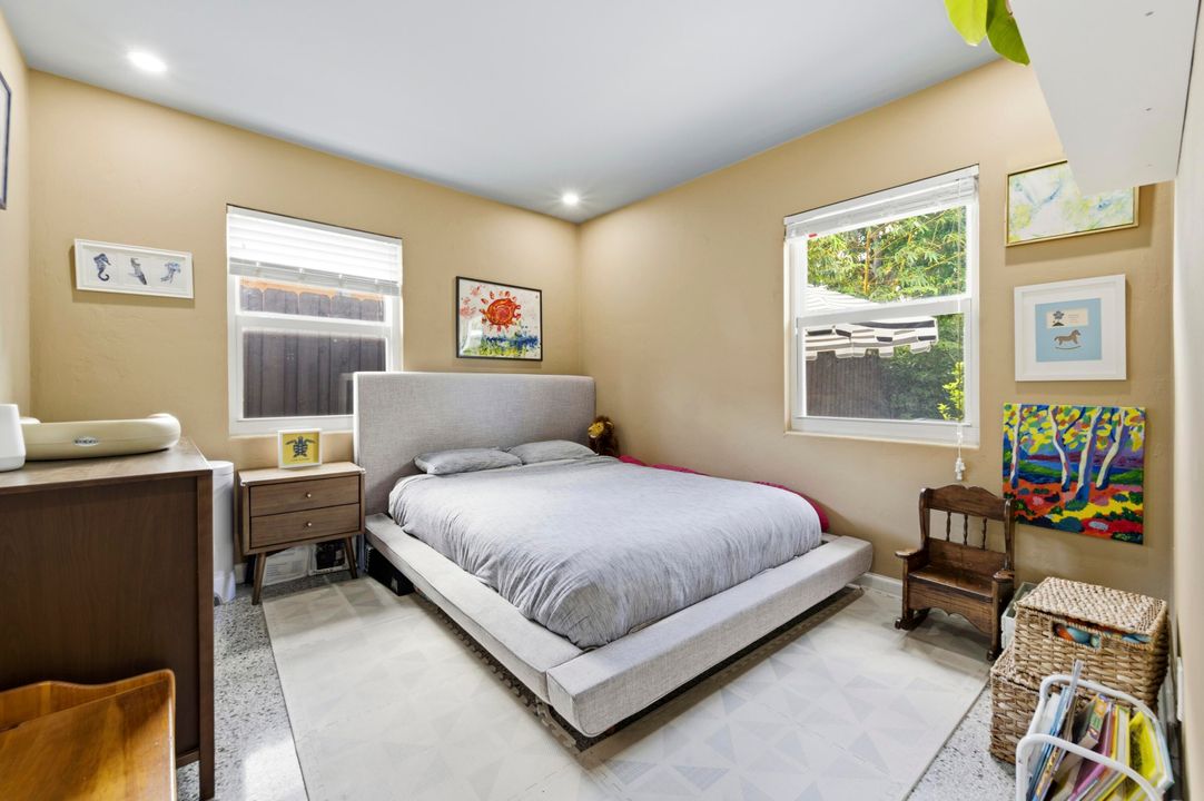 For Sale: $649,000 (2 beds, 1 baths, 1128 Square Feet)