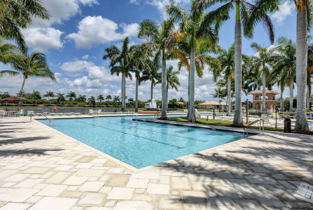 Activo con contrato: $554,000 (2 camas, 2 baños, 1851 Pies cuadrados)