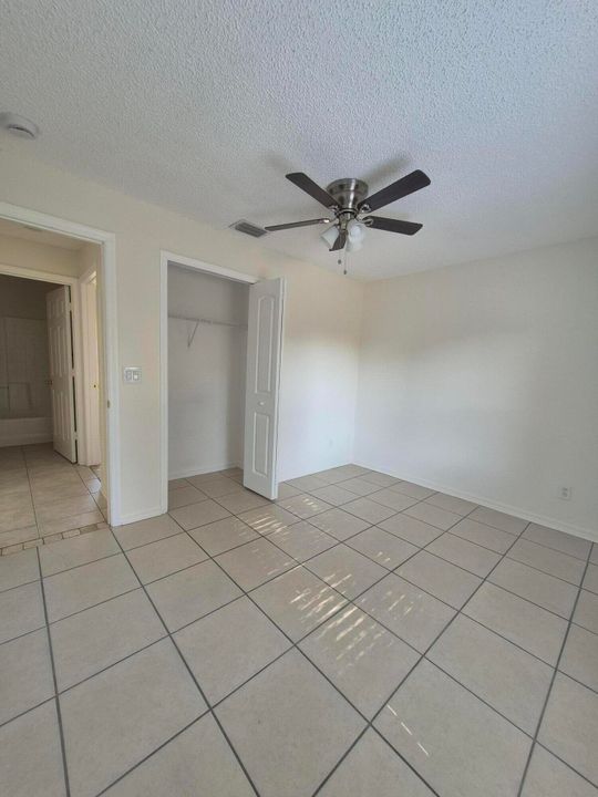 En Venta: $249,900 (3 camas, 2 baños, 1111 Pies cuadrados)