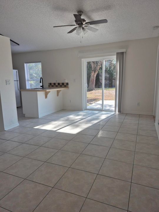 En Venta: $249,900 (3 camas, 2 baños, 1111 Pies cuadrados)