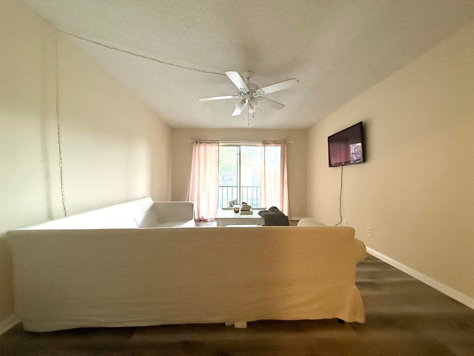 En Renta: $1,950 (2 camas, 2 baños, 936 Pies cuadrados)