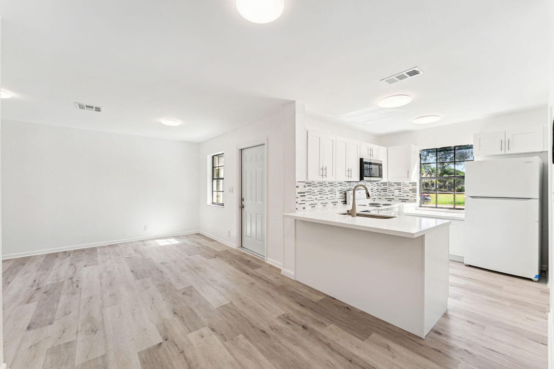 В аренду: $3,200 (4 спален, 2 ванн, 1273 Квадратных фут)