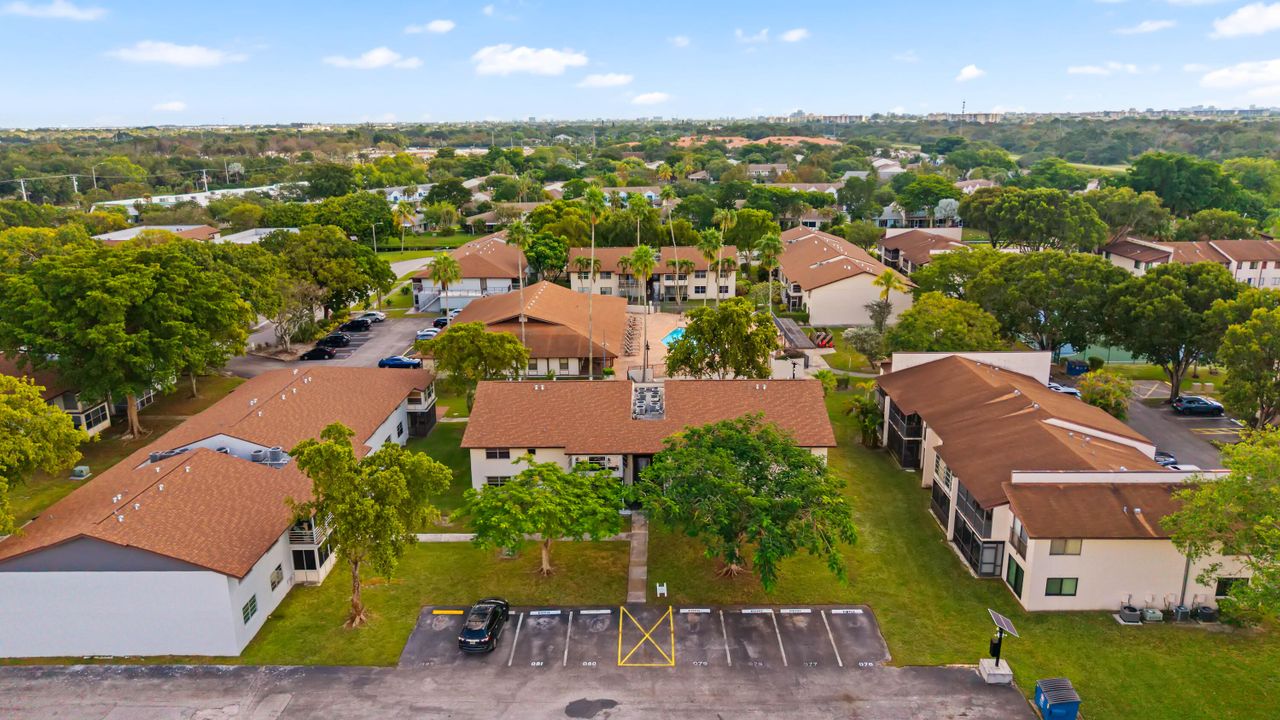 待售: $210,000 (2 贝兹, 2 浴室, 1019 平方英尺)