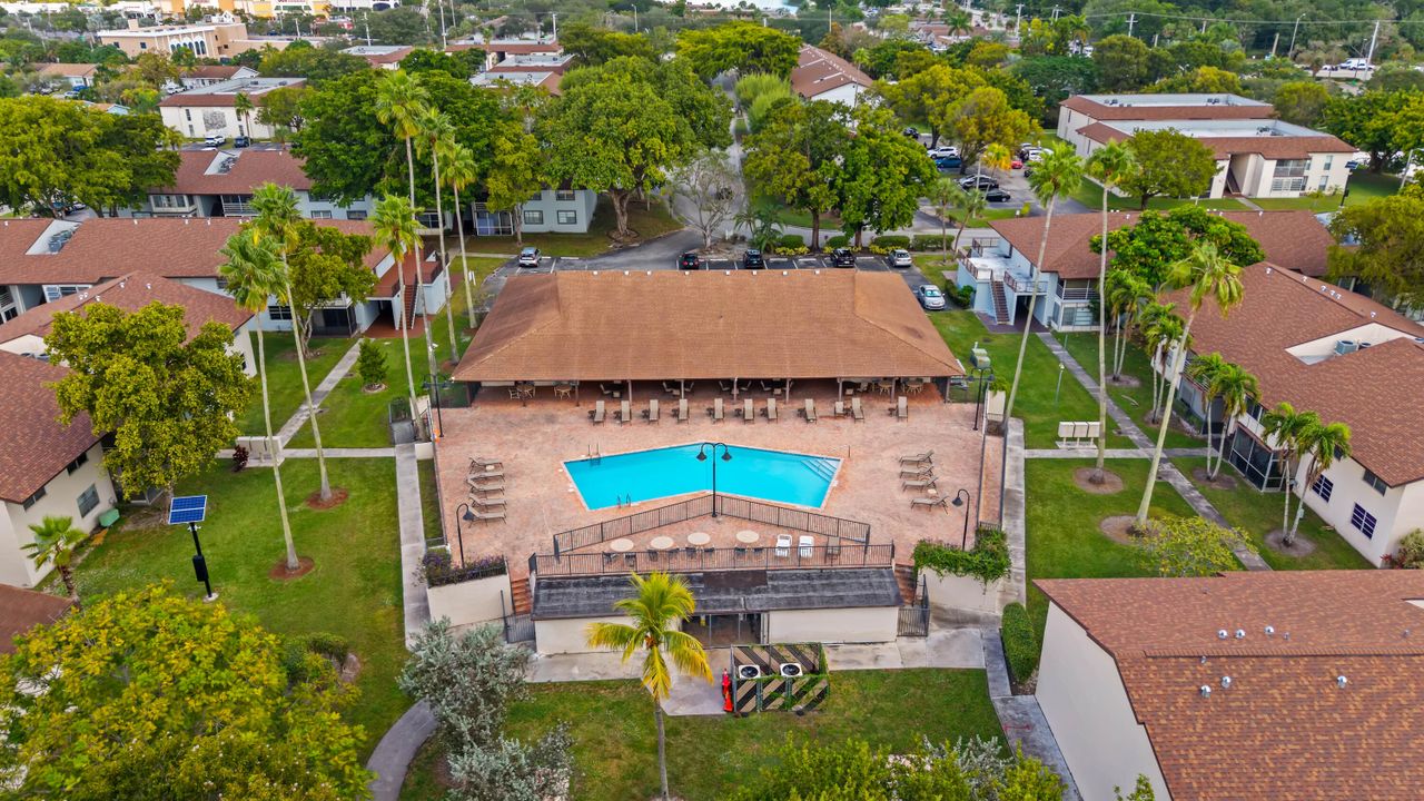 待售: $210,000 (2 贝兹, 2 浴室, 1019 平方英尺)