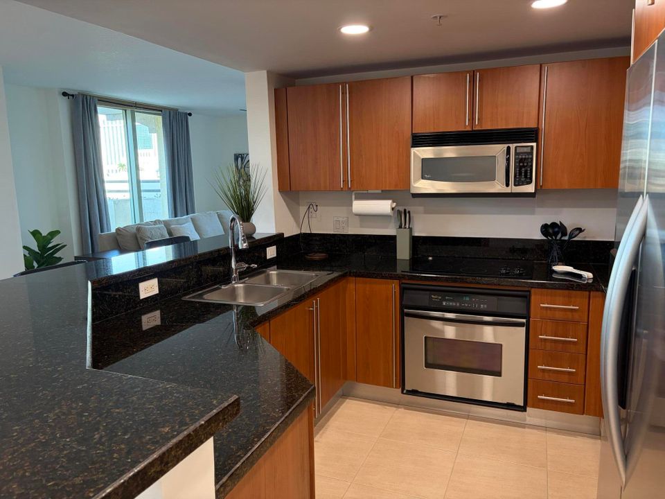 出租: $3,500 (2 贝兹, 2 浴室, 1360 平方英尺)