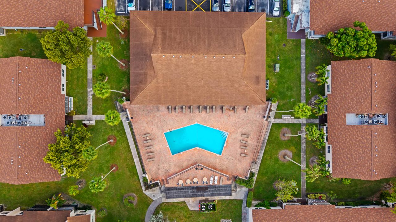 待售: $210,000 (2 贝兹, 2 浴室, 1019 平方英尺)