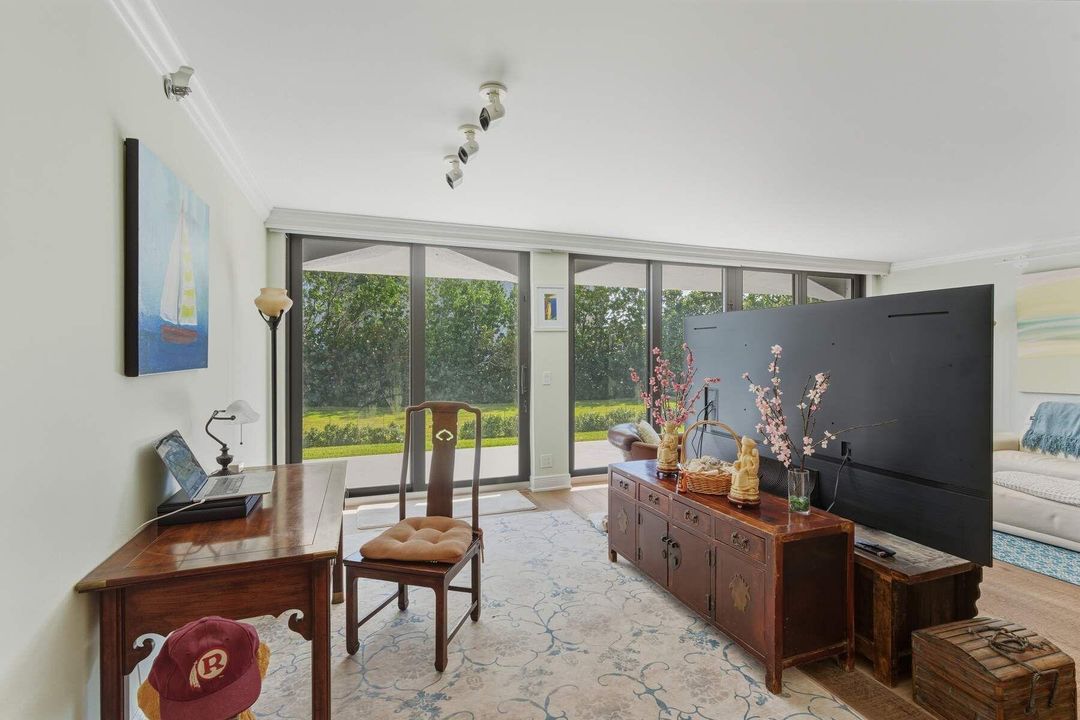 For Sale: $1,985,000 (2 beds, 2 baths, 1900 Square Feet)