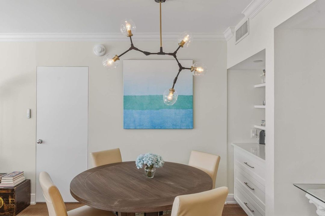 For Sale: $1,985,000 (2 beds, 2 baths, 1900 Square Feet)