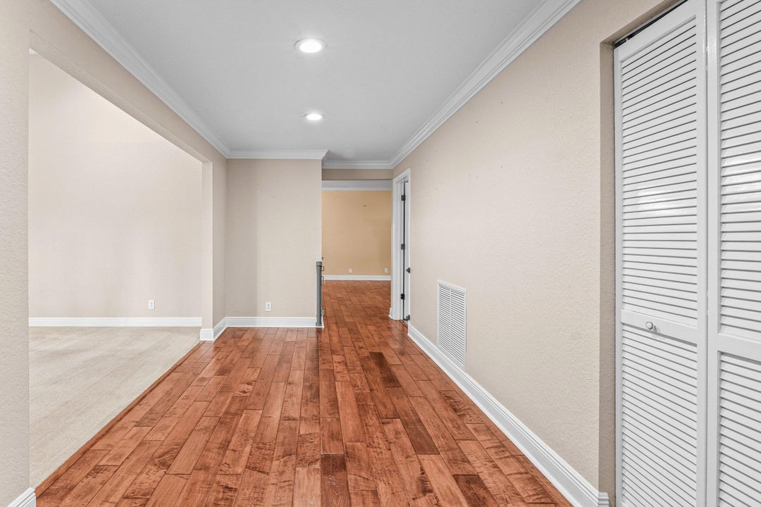 En Venta: $989,900 (4 camas, 2 baños, 2945 Pies cuadrados)