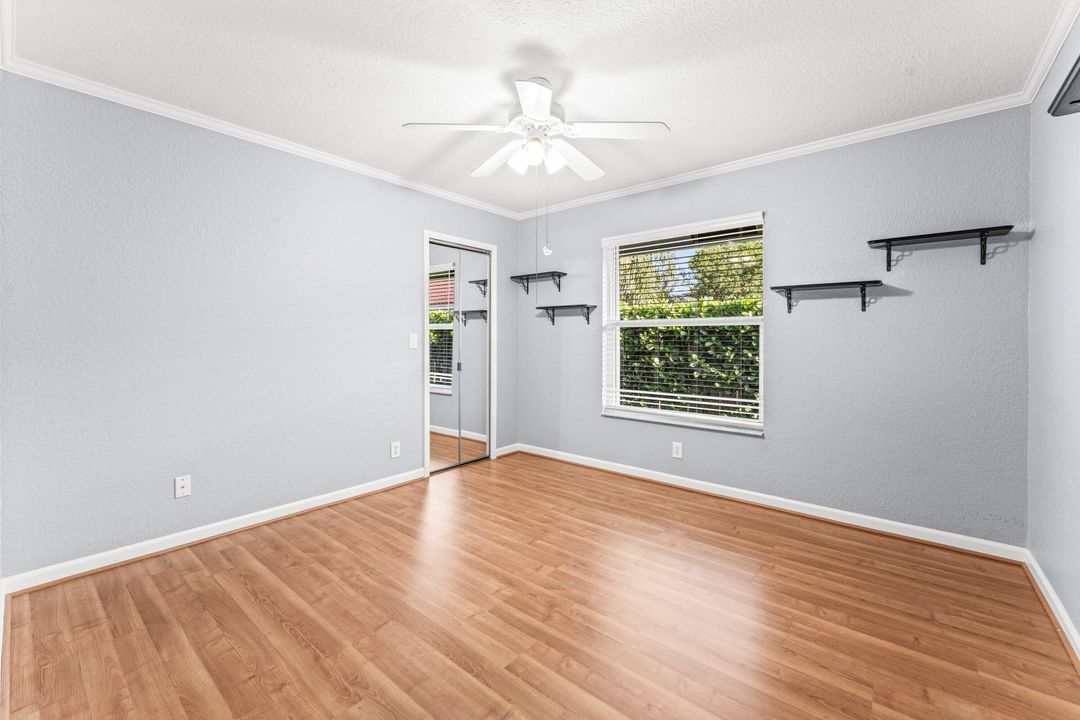 En Venta: $989,900 (4 camas, 2 baños, 2945 Pies cuadrados)