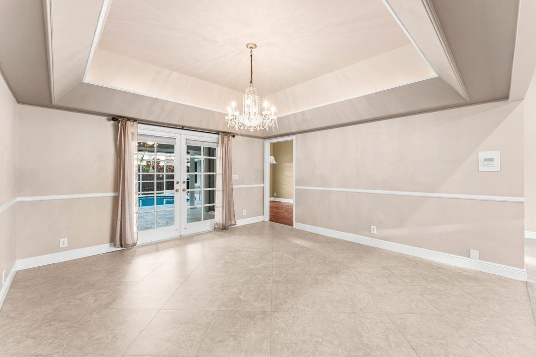 En Venta: $989,900 (4 camas, 2 baños, 2945 Pies cuadrados)