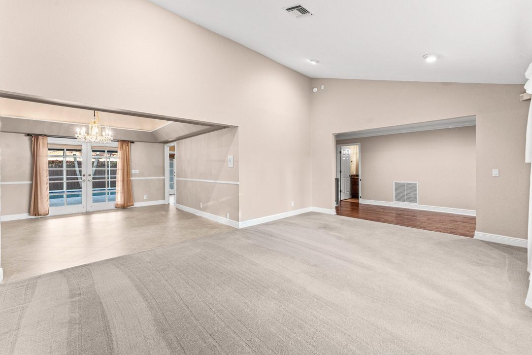 En Venta: $989,900 (4 camas, 2 baños, 2945 Pies cuadrados)