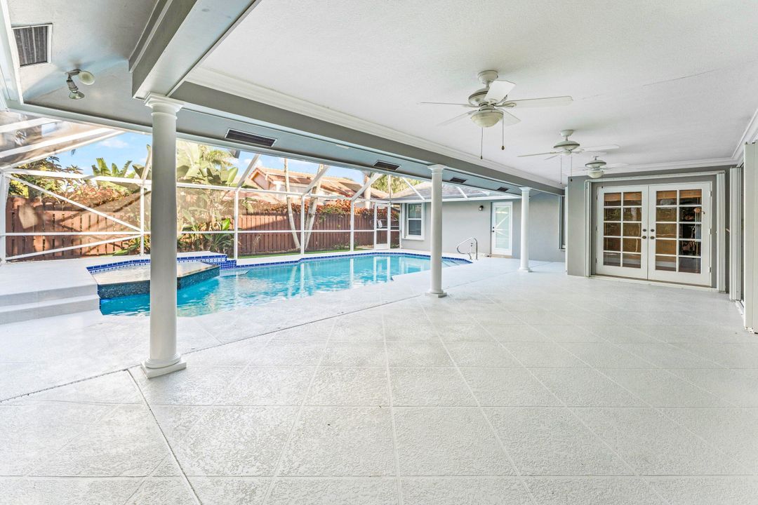 En Venta: $989,900 (4 camas, 2 baños, 2945 Pies cuadrados)