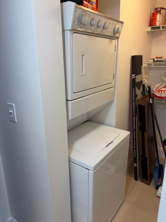 出租: $3,500 (2 贝兹, 2 浴室, 1360 平方英尺)