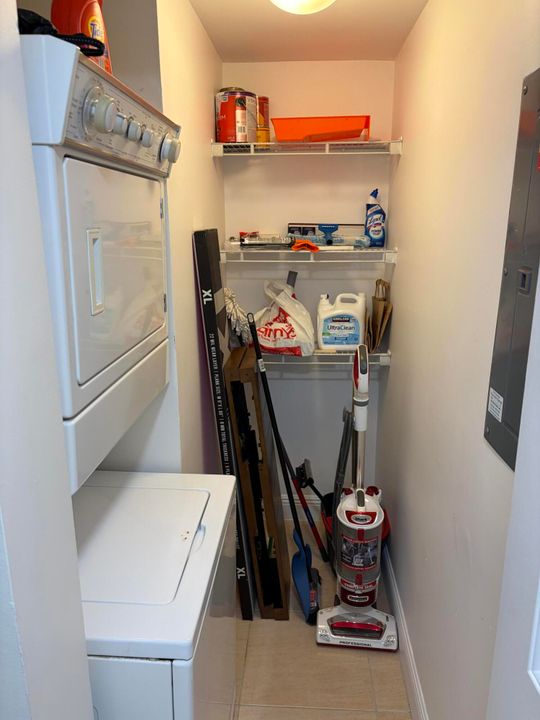 出租: $3,500 (2 贝兹, 2 浴室, 1360 平方英尺)