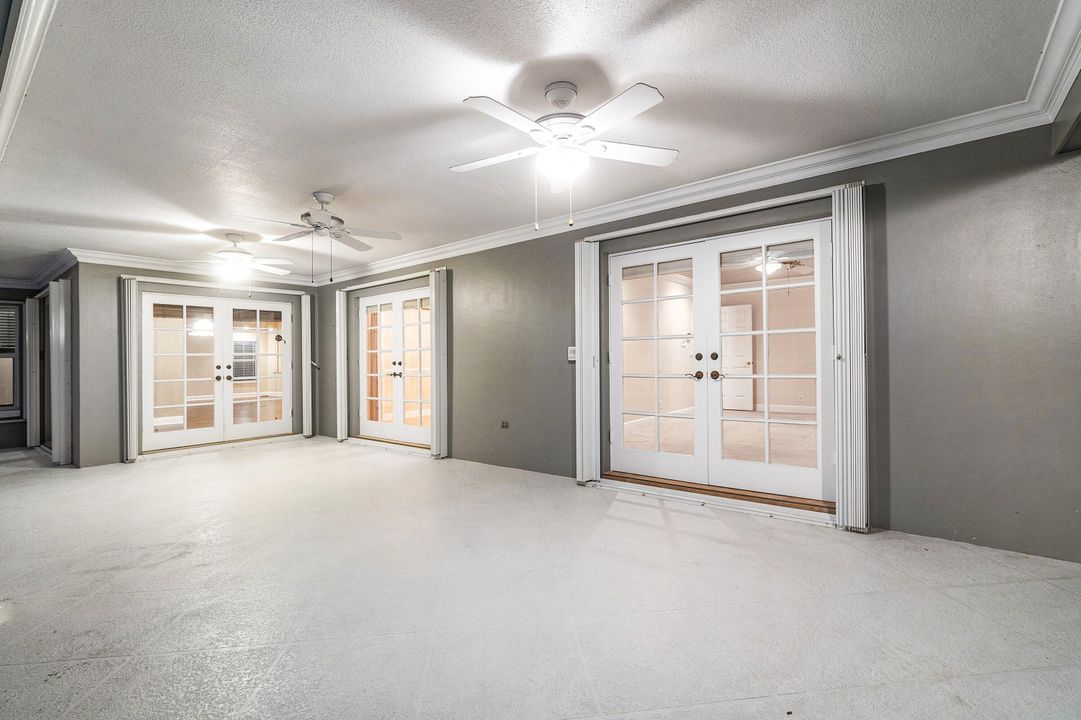 En Venta: $989,900 (4 camas, 2 baños, 2945 Pies cuadrados)