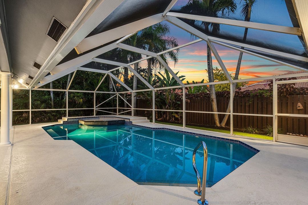 En Venta: $989,900 (4 camas, 2 baños, 2945 Pies cuadrados)