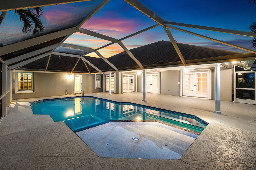 En Venta: $989,900 (4 camas, 2 baños, 2945 Pies cuadrados)