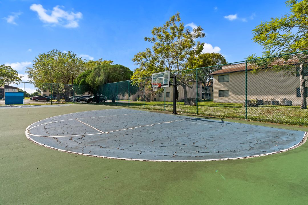 待售: $210,000 (2 贝兹, 2 浴室, 1019 平方英尺)