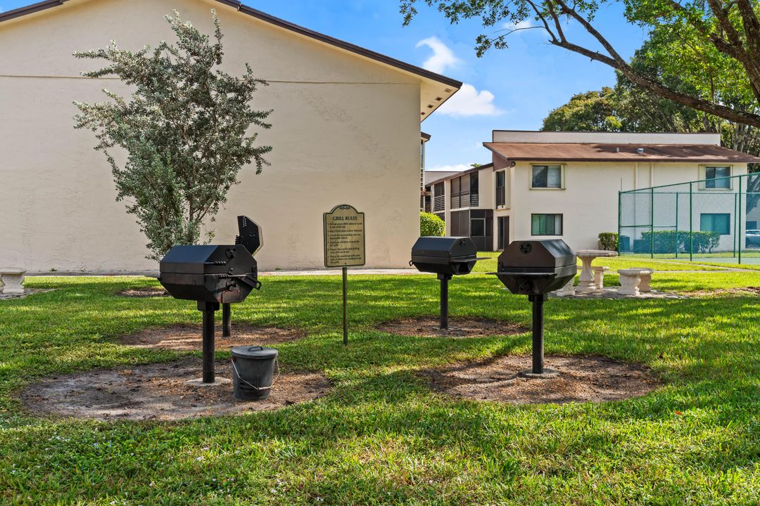 待售: $210,000 (2 贝兹, 2 浴室, 1019 平方英尺)