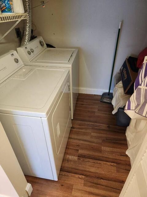 For Sale: $115,000 (2 beds, 2 baths, 1296 Square Feet)