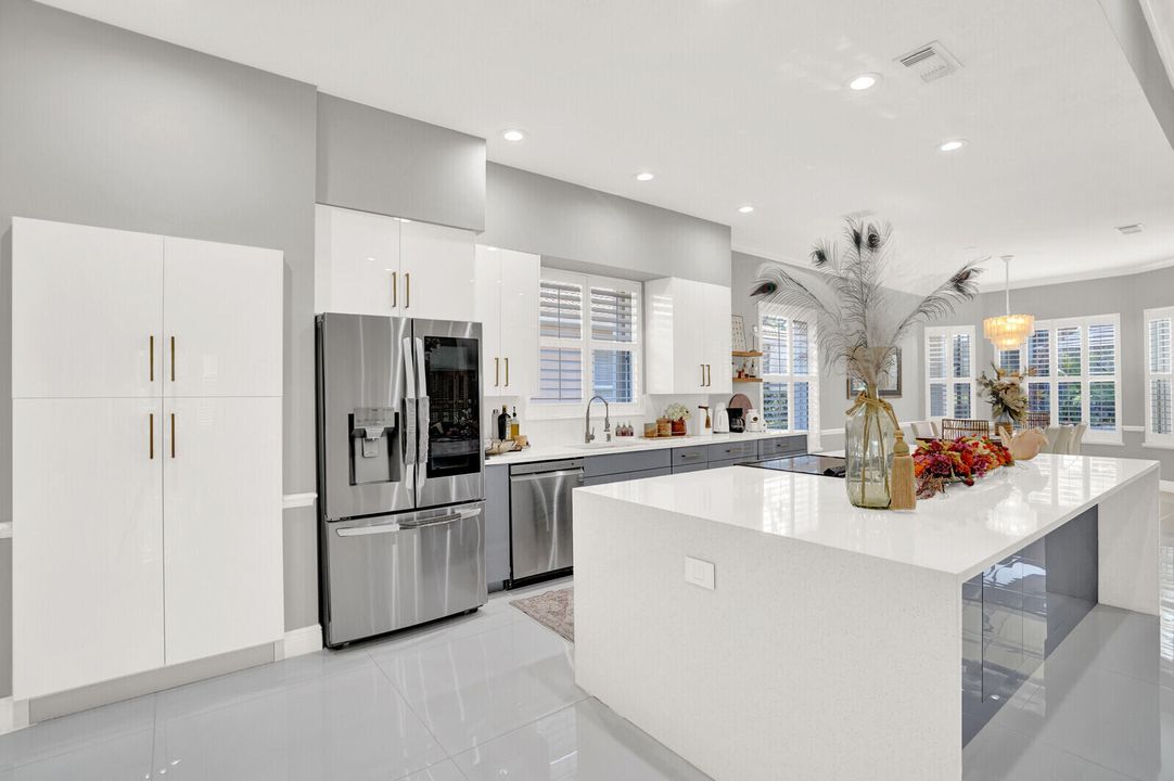 В аренду: $7,500 (3 спален, 2 ванн, 2337 Квадратных фут)