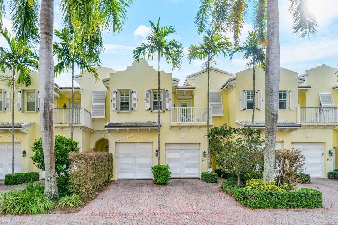 Active With Contract: $2,495,000 (4 beds, 4 baths, 3060 Square Feet)