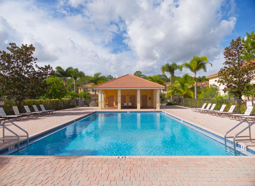 For Sale: $339,900 (3 beds, 2 baths, 1614 Square Feet)