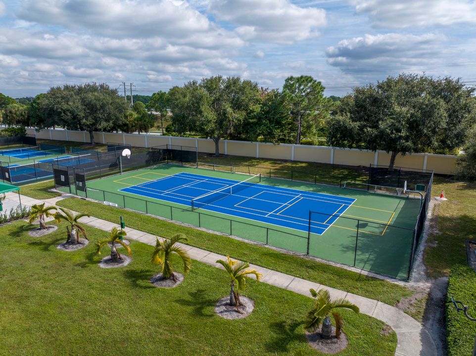 В аренду: $7,500 (3 спален, 2 ванн, 2337 Квадратных фут)