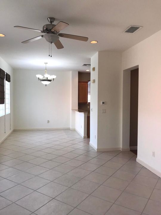 В аренду: $2,600 (2 спален, 2 ванн, 1357 Квадратных фут)