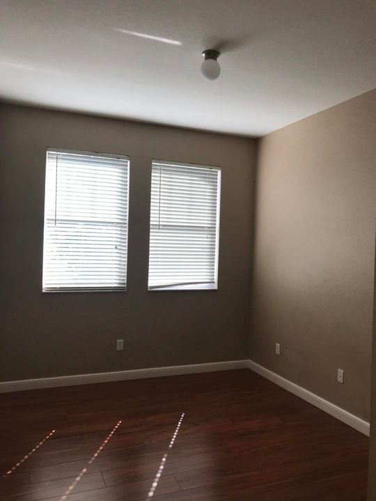 В аренду: $2,600 (2 спален, 2 ванн, 1357 Квадратных фут)