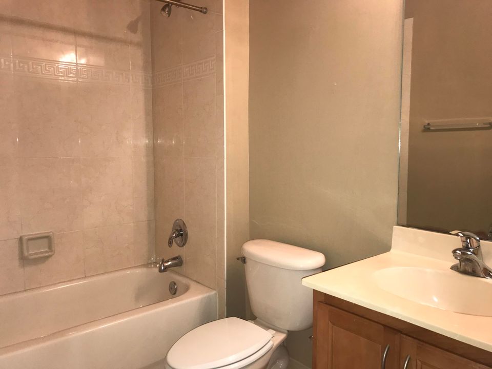 В аренду: $2,600 (2 спален, 2 ванн, 1357 Квадратных фут)